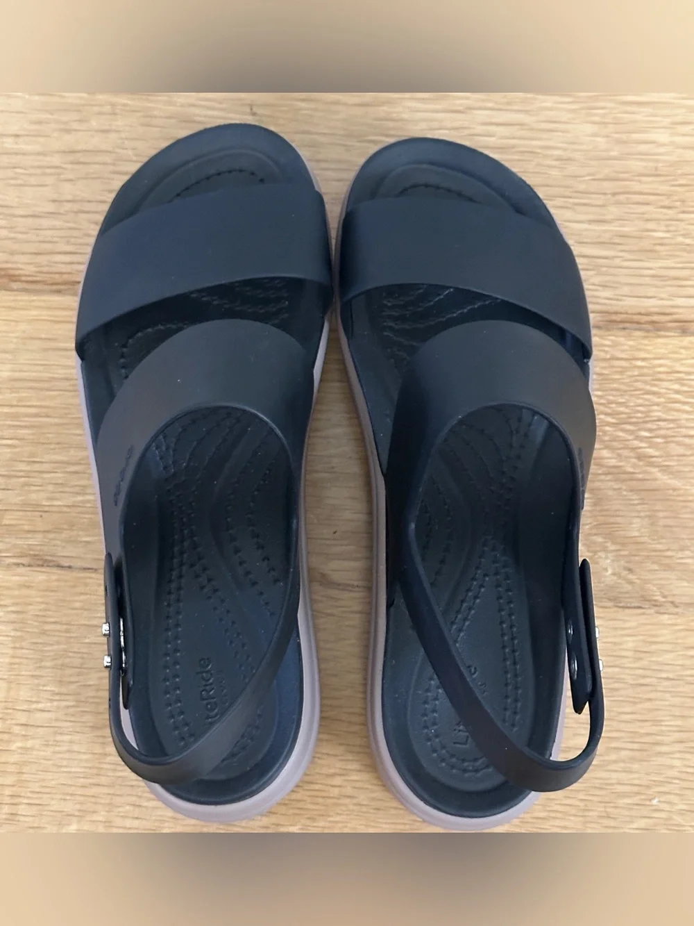 Crocs Women's Brooklyn Low Wedge Strappy Platform Sandals Size 6